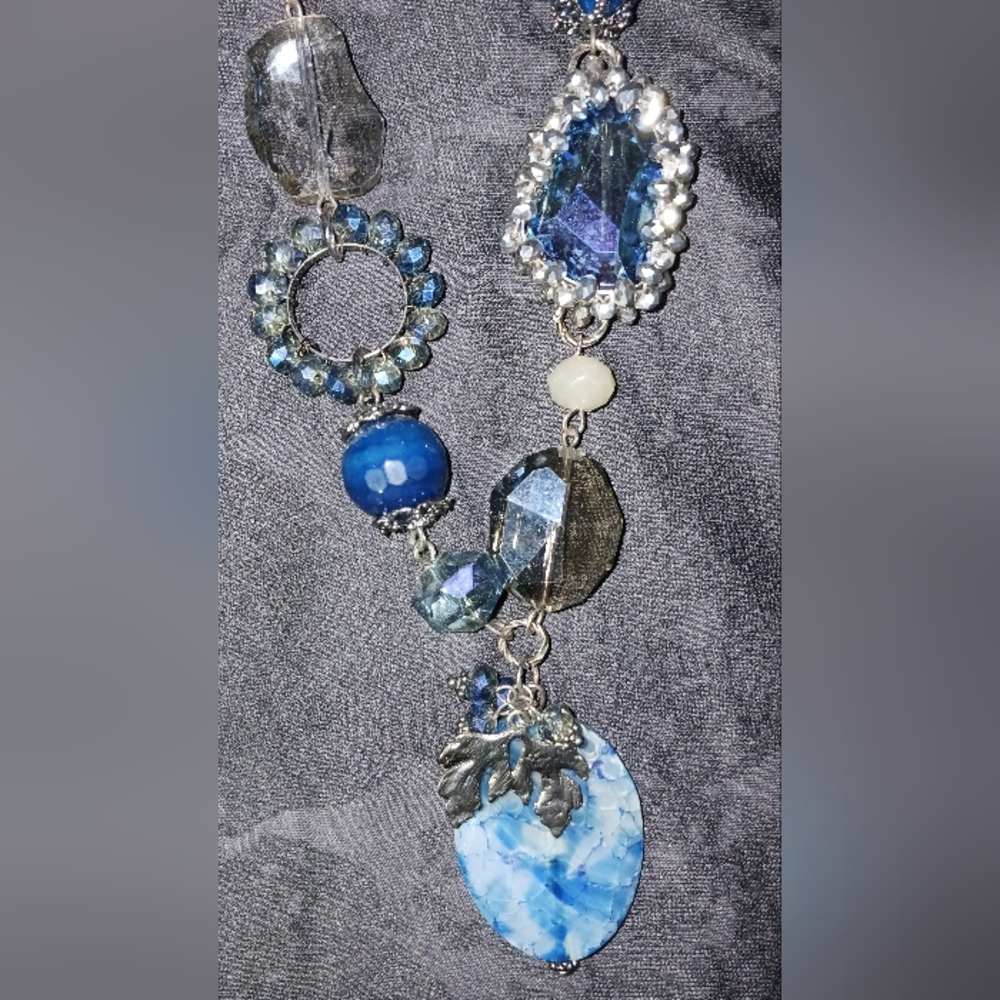 Sodalite, iridescent & Crystal bead statement necklace - Picture 3 of 3